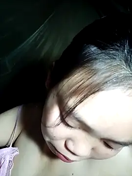 derylove  online show from February 27, 2026, 4:29 pm