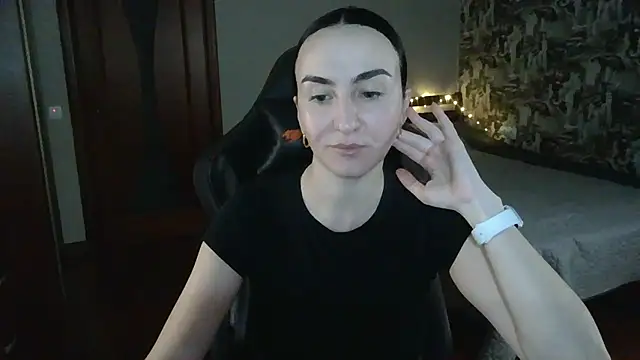 Alisewooo online show from February 8, 2026, 4:32 pm