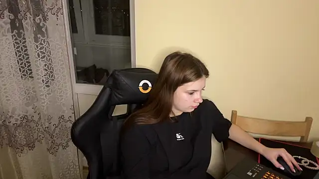 Snapshot of SoftIris_ chatting on March 8, 2026, 6:34 pm SoftIris online show from March 8, 2026, 6:34 pm