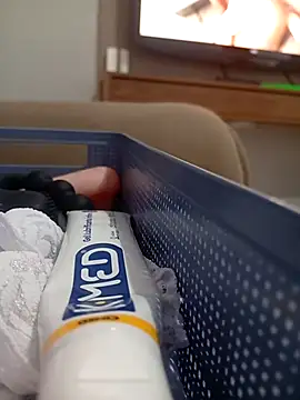 jhenyseducao online show from March 4, 2026, 2:12 pm