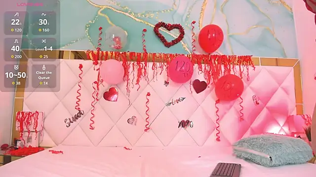 zanyx  online show from February 14, 2026, 4:04 pm