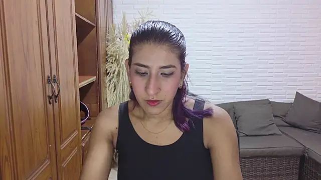 Violet rousse7 online show from June 3, 2026, 4:26 am