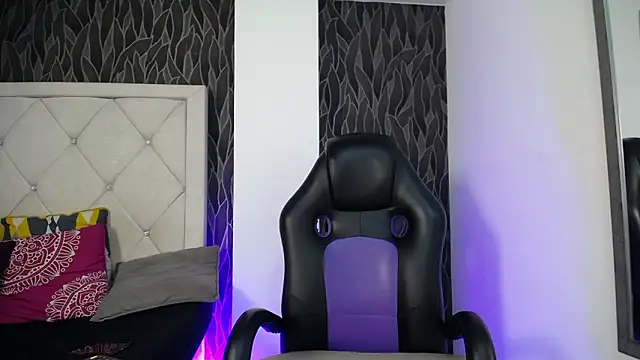 Snapshot of Dominik_Souza chatting on February 4, 2026, 3:40 pm Dominik Souza online show from February 4, 2026, 3:40 pm