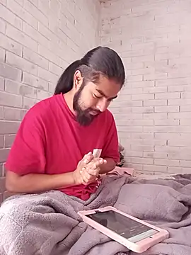 RavenRojo22 online show from February 9, 2026, 6:23 pm