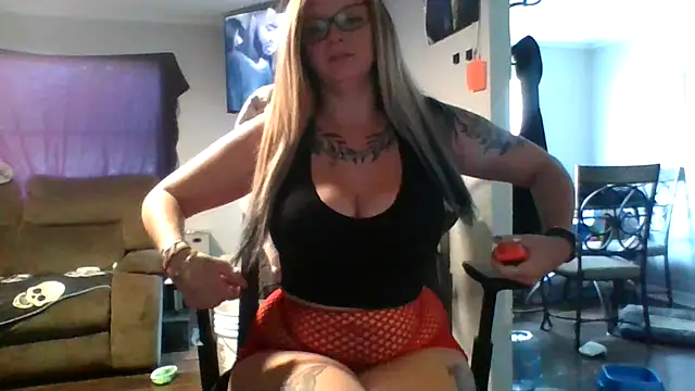 Gypsymomma17 online show from July 15, 2026, 5:07 pm