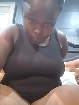 candy1625 online show from February 5, 2026, 5:34 am