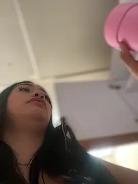 Georgia Pink online show from February 5, 2026, 7:40 pm