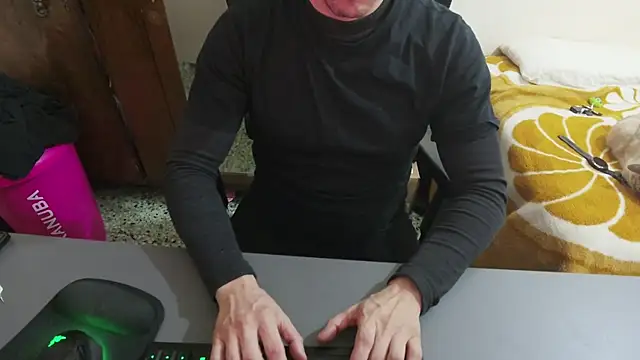 Daniiiel13 online show from February 5, 2026, 8:46 pm