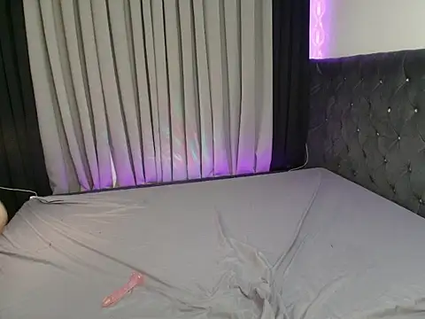 Avery West online show from March 3, 2026, 11:32 pm