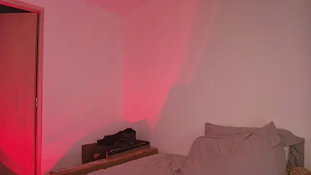 slowburnmystic online show from July 8, 2026, 3:33 am