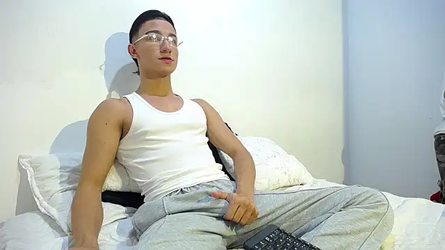 BabyAndy  online show from June 7, 2026, 10:35 pm