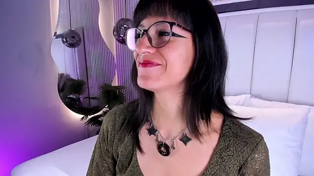ViolettaColinss online show from June 22, 2026, 11:40 am