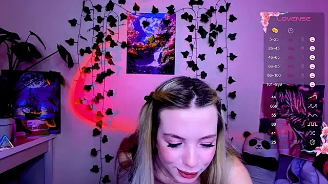 Akari-moon online show from June 8, 2026, 6:08 pm