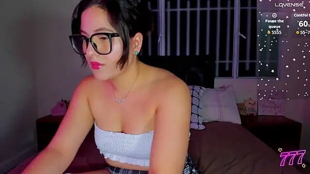 Snapshot of Alessandra_01 chatting on March 21, 2026, 2:05 am Alessandra 01 online show from March 21, 2026, 2:05 am