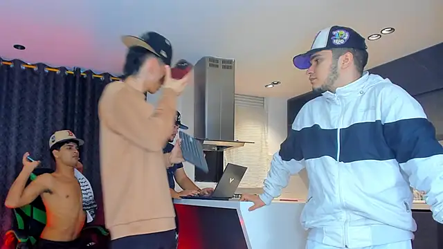 TheBatMansion online show from February 19, 2026, 11:12 pm