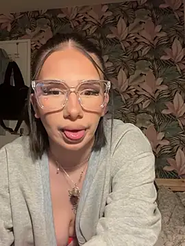 leannabbyy online show from February 6, 2026, 8:34 pm