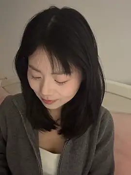 Snapshot of Nana-3 chatting on March 18, 2026, 3:37 pm Nana-3 online show from March 18, 2026, 3:37 pm