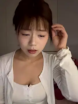 Snapshot of Nana-3 chatting on April 10, 2026, 3:50 pm Nana-3 online show from April 10, 2026, 3:50 pm