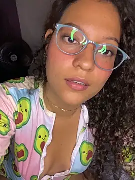 CristalXO online show from April 5, 2026, 10:18 pm