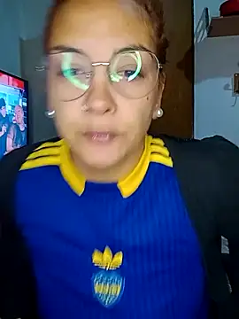 kuramaqueen online show from May 20, 2026, 3:24 am