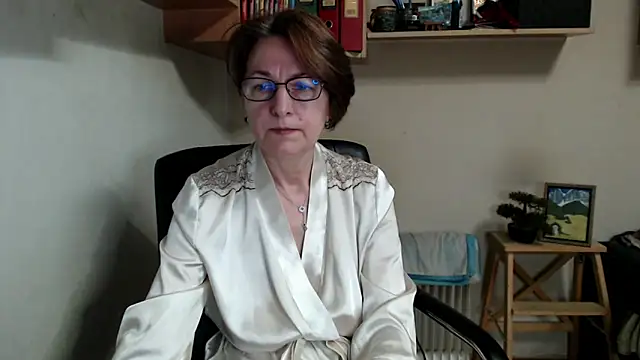 katemodel online show from May 9, 2026, 7:13 am