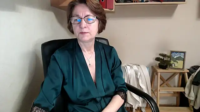 katemodel online show from May 10, 2026, 5:45 am