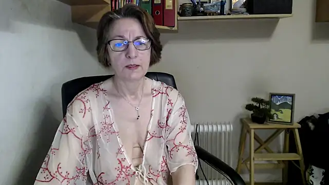 katemodel online show from May 22, 2026, 7:15 am