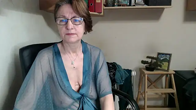 katemodel online show from May 30, 2026, 6:54 am
