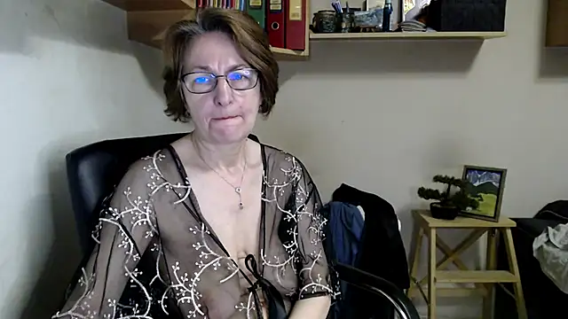 katemodel online show from June 9, 2026, 6:36 am