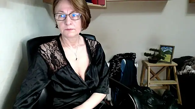 katemodel online show from June 10, 2026, 6:23 am