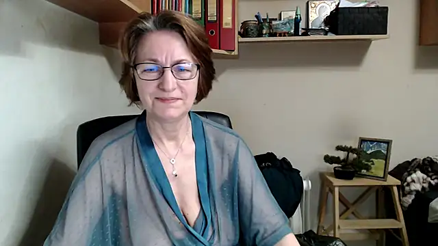 katemodel online show from June 11, 2026, 5:27 am