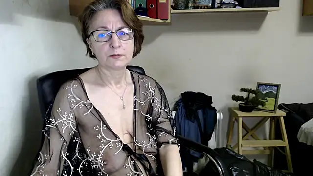 katemodel online show from June 14, 2026, 5:31 am
