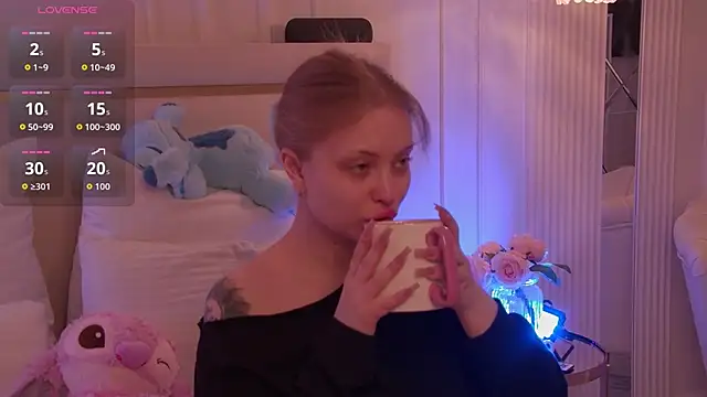 MollyHilton online show from February 3, 2026, 3:04 am