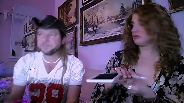 Snapshot of BobbyNSadie chatting on February 3, 2026, 4:43 am BobbyNSadie online show from February 3, 2026, 4:43 am