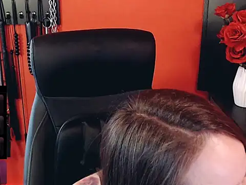 Snapshot of _MissJaneWarren_ chatting on May 6, 2026, 4:12 pm MissJaneWarren online show from May 6, 2026, 4:12 pm