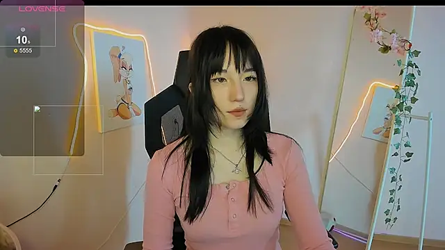 AliceeinWonderlanddd online show from May 8, 2026, 1:44 am