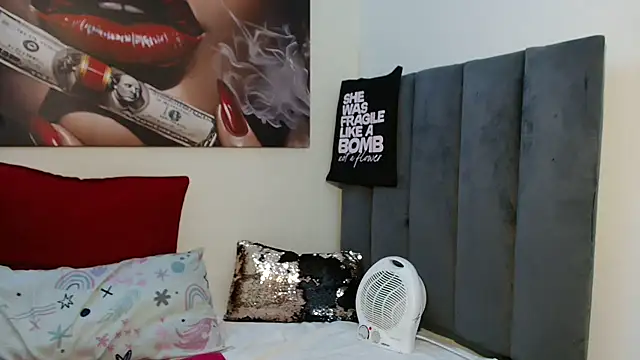 Snapshot of Moreish-06 chatting on March 9, 2026, 4:55 pm Moreish-06 online show from March 9, 2026, 4:55 pm