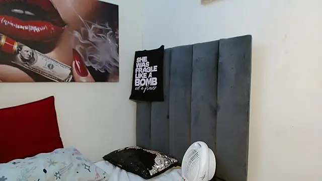 Snapshot of Moreish-06 chatting on March 11, 2026, 5:35 am Moreish-06 online show from March 11, 2026, 5:35 am