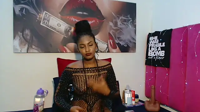 Snapshot of Moreish-06 chatting on March 21, 2026, 6:44 pm Moreish-06 online show from March 21, 2026, 6:44 pm