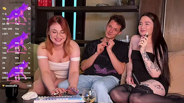 Snapshot of Three_Some_Dream chatting on May 10, 2026, 6:46 pm Three Some Dream online show from May 10, 2026, 6:46 pm