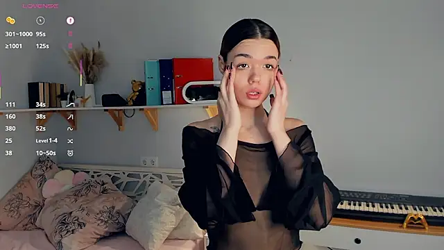 HedyVanwey online show from February 5, 2026, 7:24 am