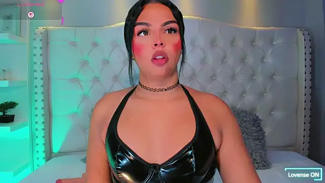 Snapshot of Maia_Hotts chatting on June 23, 2026, 8:29 pm Maia Hotts online show from June 23, 2026, 8:29 pm