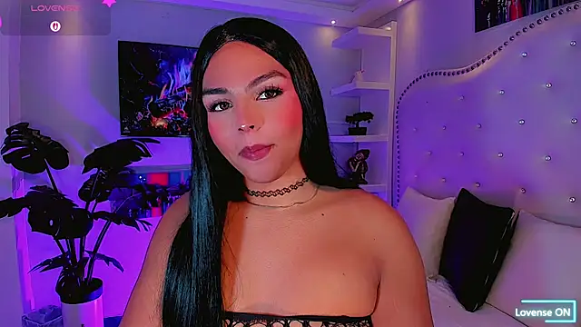 Snapshot of Maia_Hotts chatting on July 21, 2026, 8:00 pm Maia Hotts online show from July 21, 2026, 8:00 pm