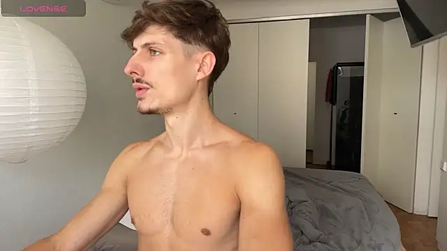 vitoraugustoxxx online show from February 11, 2026, 1:16 pm