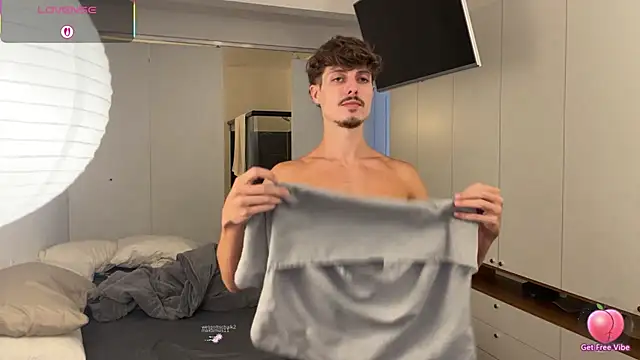 vitoraugustoxxx online show from February 24, 2026, 9:13 pm