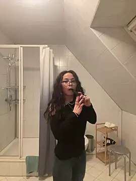 LunaMeei online show from February 7, 2026, 10:24 pm