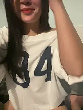 hotgirl-sexy online show from February 10, 2026, 3:38 pm