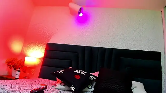 Snapshot of Dahliablack chatting on March 19, 2026, 12:31 pm Dahliablack online show from March 19, 2026, 12:31 pm