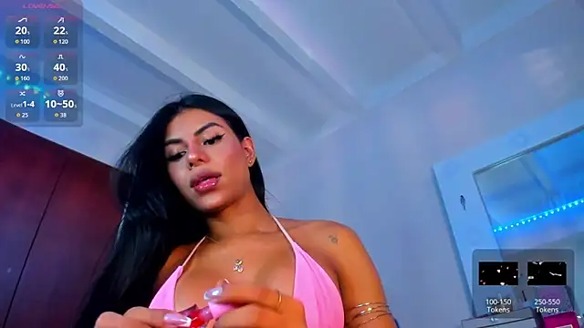 Salolatina online show from June 19, 2026, 7:39 pm