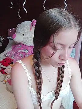 Snapshot of MimiSoftie chatting on April 7, 2026, 8:20 pm MimiSoftie online show from April 7, 2026, 8:20 pm